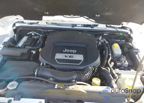 2018 Jeep Wrangler Jk Unlimited Sahara 4X4 from USA, damaged, VIN 1C4HJWEG3JL923663